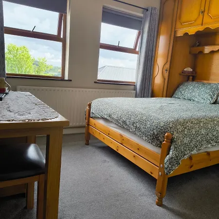Hillcrest 3*